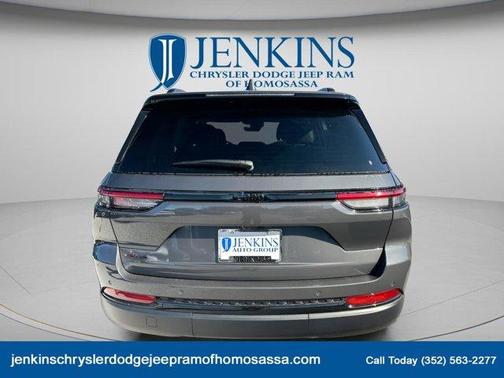 2025 Jeep Grand Cherokee Laredo