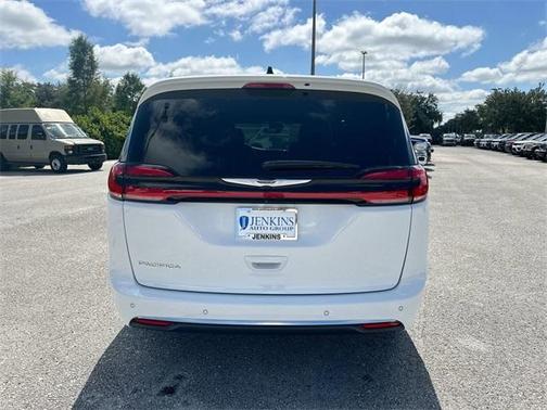 2024 Chrysler Pacifica Pinnacle