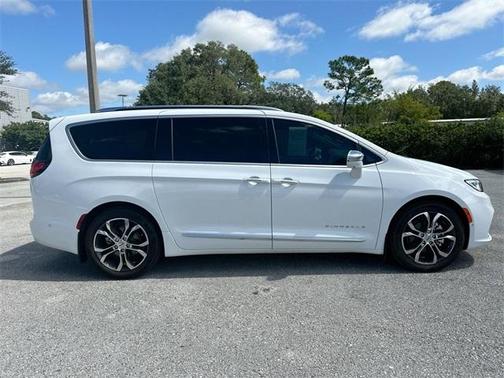 2024 Chrysler Pacifica Pinnacle