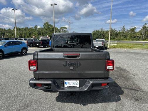 2025 Jeep Gladiator Sport