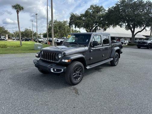 2025 Jeep Gladiator Sport