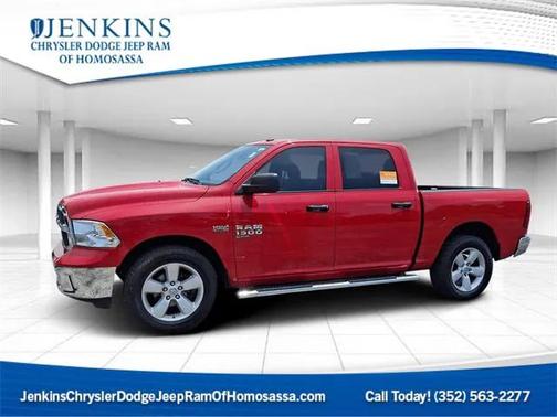 2022 RAM 1500 Classic Tradesman Crew Cab 4x4 57' Box