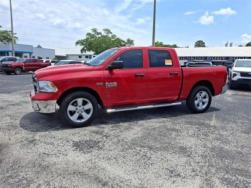 2022 RAM 1500 Classic Tradesman Crew Cab 4x4 57' Box