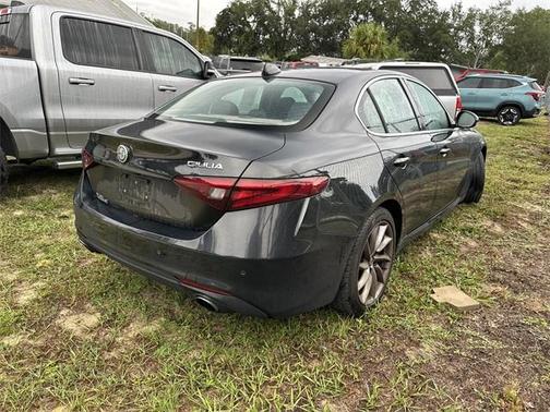 2017 Alfa Romeo Giulia Base