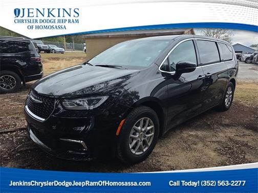 2024 Chrysler Pacifica Touring-L