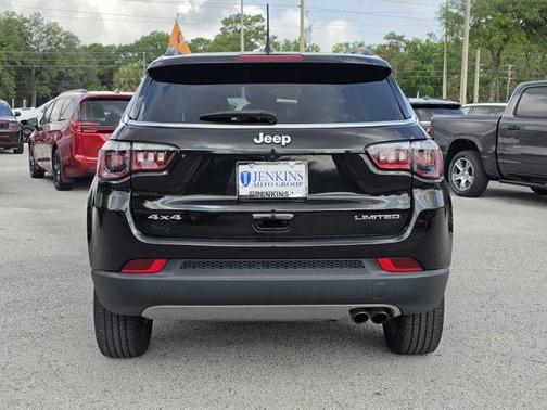 Diamond Black 2022 Jeep Compass Limited