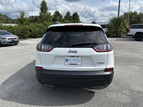 2022 Jeep Cherokee Latitude Lux