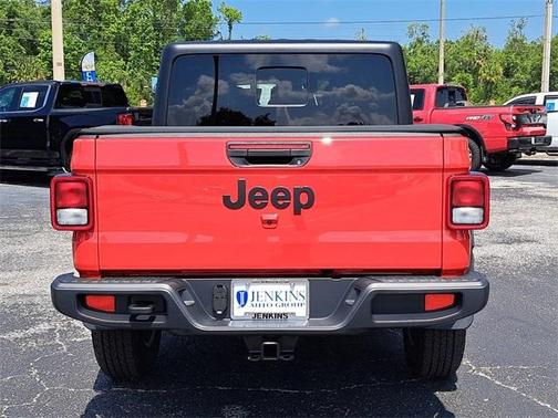 2024 Jeep Gladiator Sport