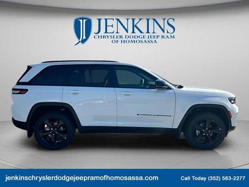 2025 Jeep Grand Cherokee Laredo