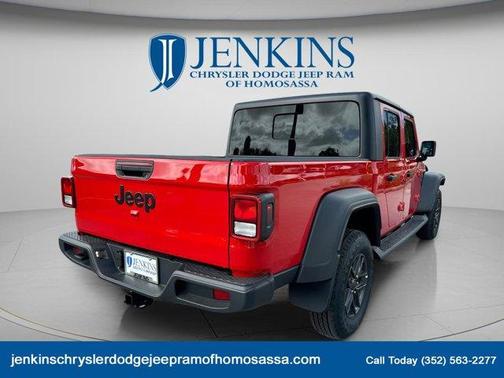 Firecracker Red Clearcoat 2025 Jeep Gladiator Sport