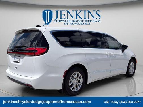 Bright White Clearcoat 2027 Chrysler Pacifica SELECT