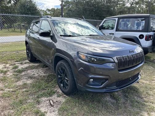 2023 Jeep Cherokee Altitude Lux