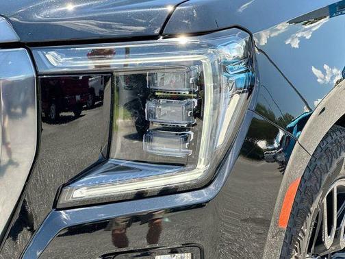 Onyx Black 2023 GMC Yukon AT4