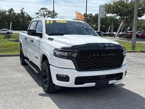Bright White Clearcoat 2025 RAM 1500 Big Horn/Lone Star