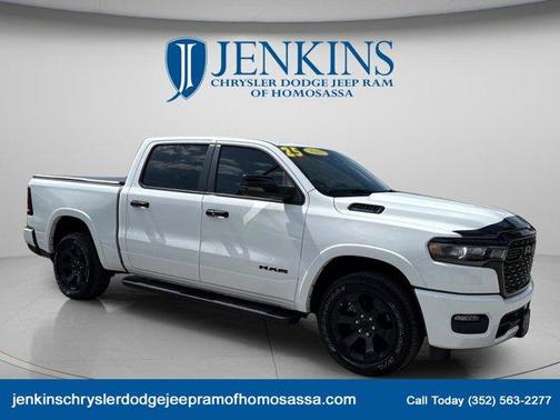 Bright White Clearcoat 2025 RAM 1500 Big Horn/Lone Star