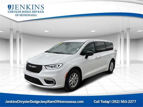 2026 Chrysler Pacifica Select