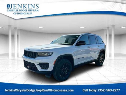 2025 Jeep Grand Cherokee Laredo