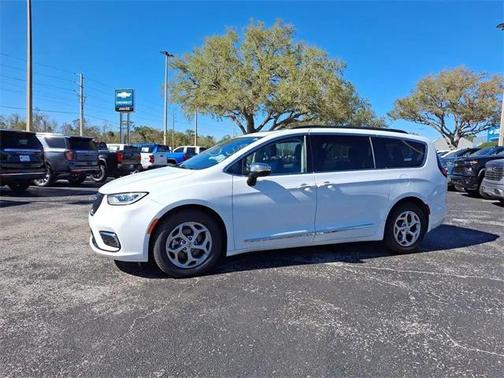2023 Chrysler Pacifica Limited
