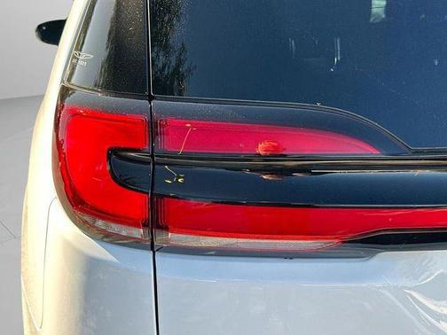 Bright White Clearcoat 2026 Chrysler Pacifica Select