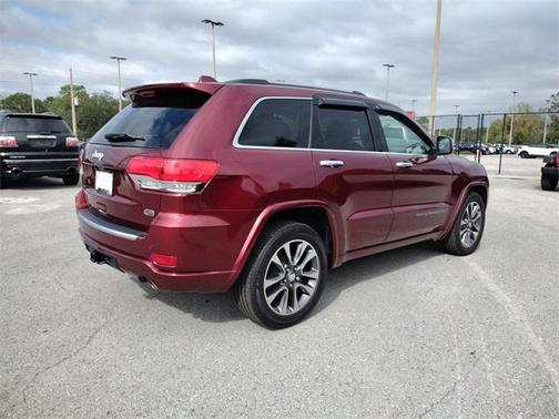 Photo 3 of 40 of 2017 Jeep Grand Cherokee Overland
