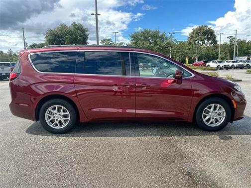 2022 Chrysler Pacifica Touring-L