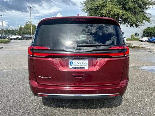 2022 Chrysler Pacifica Touring-L