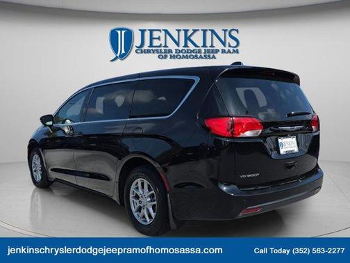 2026 Chrysler Voyager LX