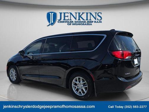 2026 Chrysler Voyager LX