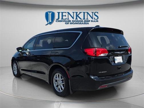 2026 Chrysler Voyager LX