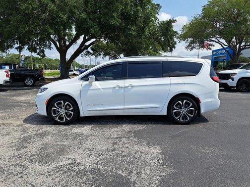 2024 Chrysler Pacifica Pinnacle