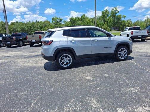 2024 Jeep Compass Latitude Lux