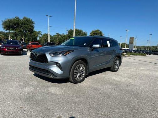 2023 Toyota Highlander L