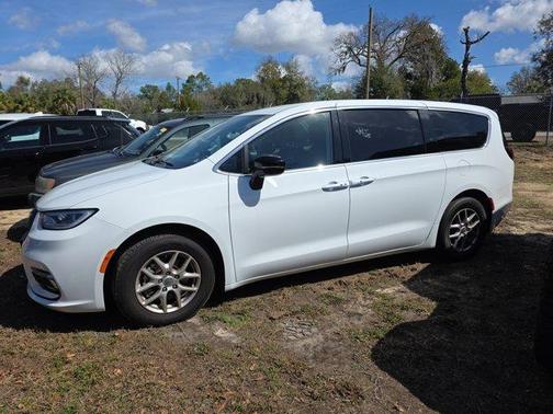 2024 Chrysler Pacifica Touring-L
