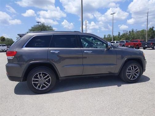Photo 3 of 35 of 2019 Jeep Grand Cherokee Limited