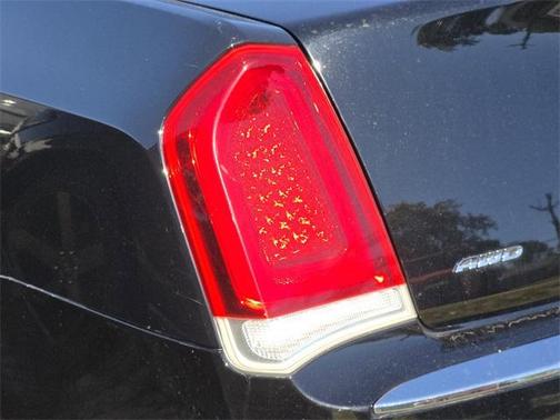 2022 Chrysler 300 Touring