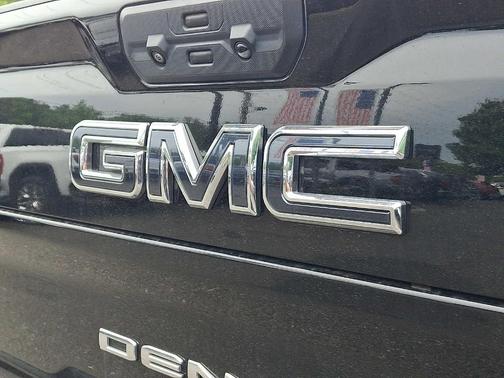 Onyx Black 2024 GMC Sierra 2500 Denali Ultimate