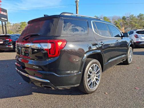 2022 GMC Acadia Denali
