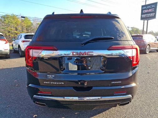 2022 GMC Acadia Denali