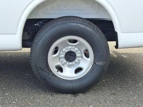 2025 GMC Savana 2500 Work Van