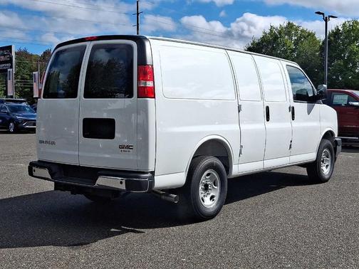 2025 GMC Savana 2500 Work Van