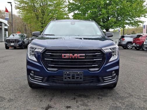 Marine Metallic 2023 GMC Terrain SLT