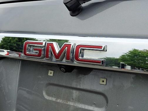 Sterling 2023 GMC Acadia SLE