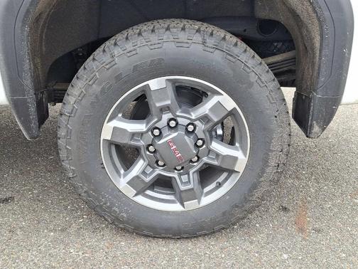 2025 GMC Sierra 2500 SLT