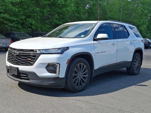 Summit White 2023 Chevrolet Traverse RS
