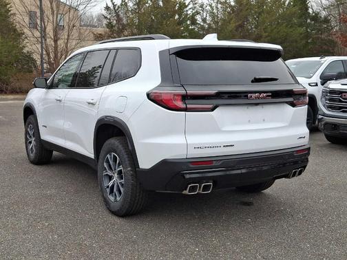 2025 GMC Acadia AT4