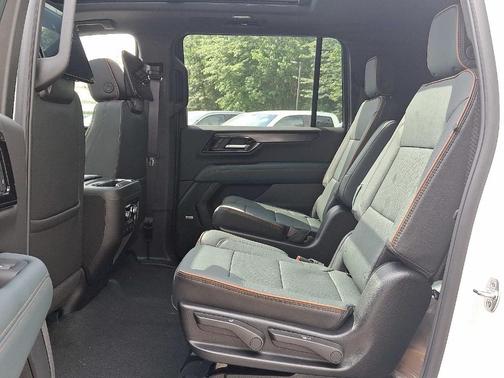 2025 GMC Yukon XL AT4