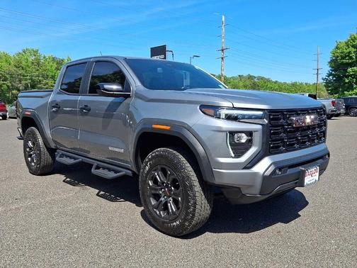 Sterling 2024 GMC Canyon Elevation