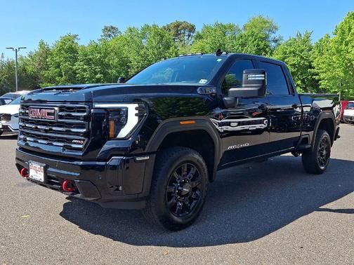 Onyx Black 2025 GMC Sierra 2500 AT4