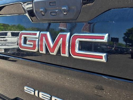 Onyx Black 2025 GMC Sierra 2500 AT4