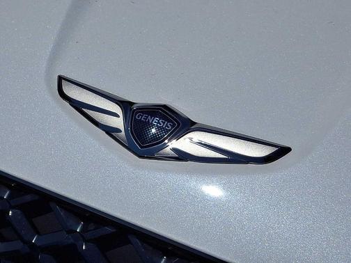 Uyuni White 2023 Genesis GV70 3.5T Sport